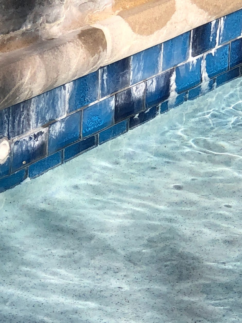 Pool book Efflorescence 10 2024